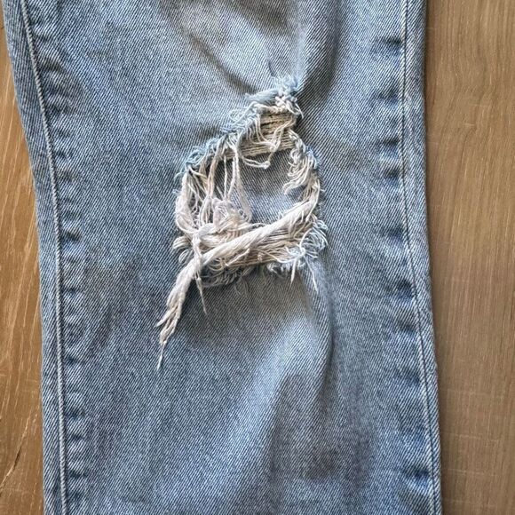 Levi’s Premium Straight Fit Wedgie High Rise Women’s Light Wash Blue Jeans Sz 27 - Picture 2 of 13